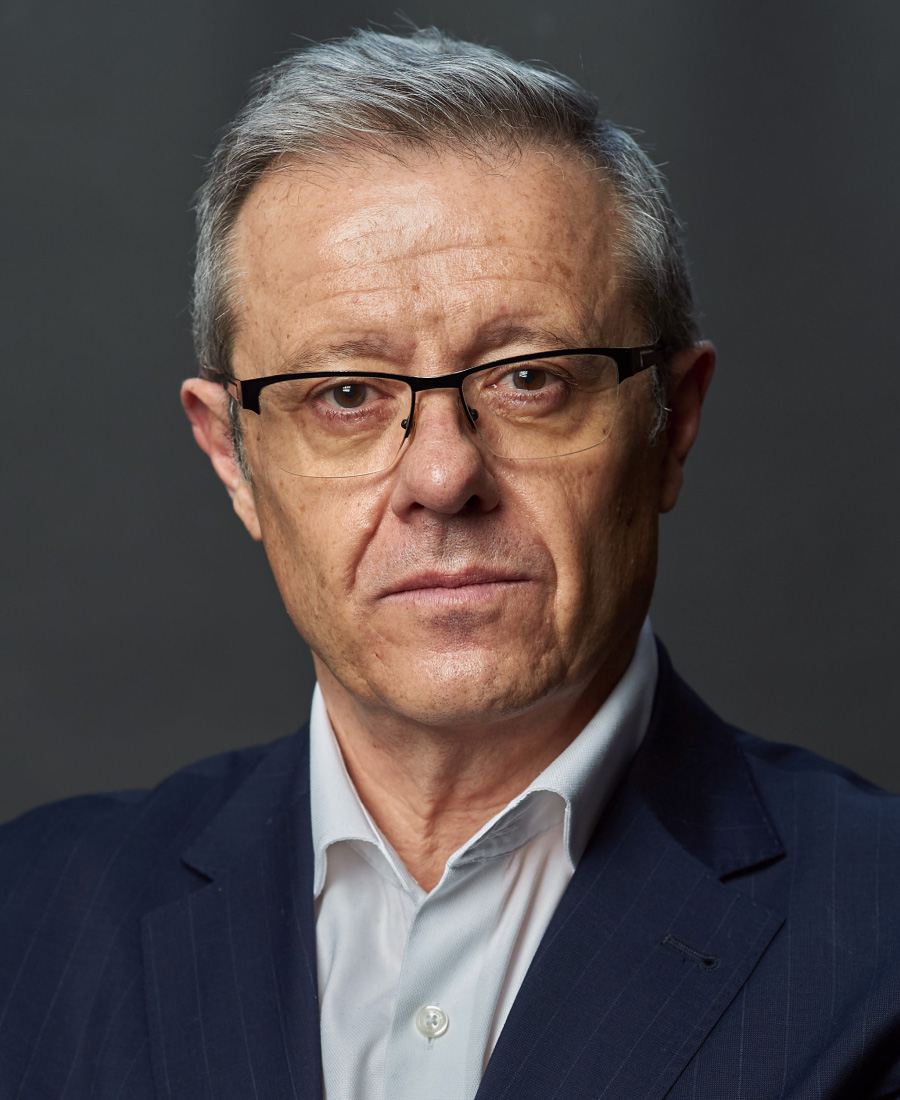 https://vanbeveren.holamundo.me/wp-content/uploads/2021/02/carlosb-vanbeveren.jpg